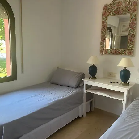 Between & Marbella - Golf, Sea & Swim Pools B&B
