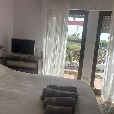 B&B Between & Marbella - Golf, Sea & Swim Pools *