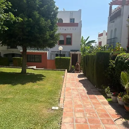 Between & Marbella - Golf, Sea & Swim Pools